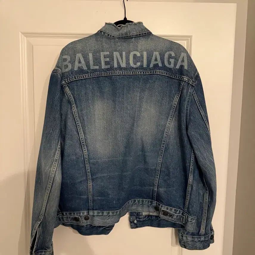 [BUNJANG] Balenciaga Logo Denim Jacket / 발렌시아가 로고 데님 자켓 34