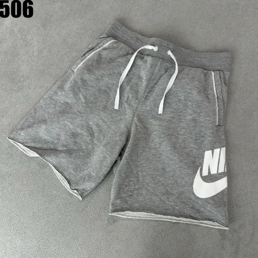 [BUNJANG] Nike Swoosh Grey Shorts L / 나이키 스우시 회색 반바지 L