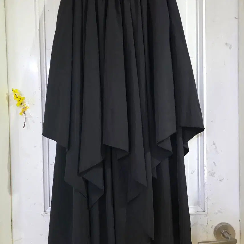 [BUNJANG] Black Long Skirt Spring Collection / 봄  검정   디자인이쁜   롱스커트   깨끗해요 허리88까지