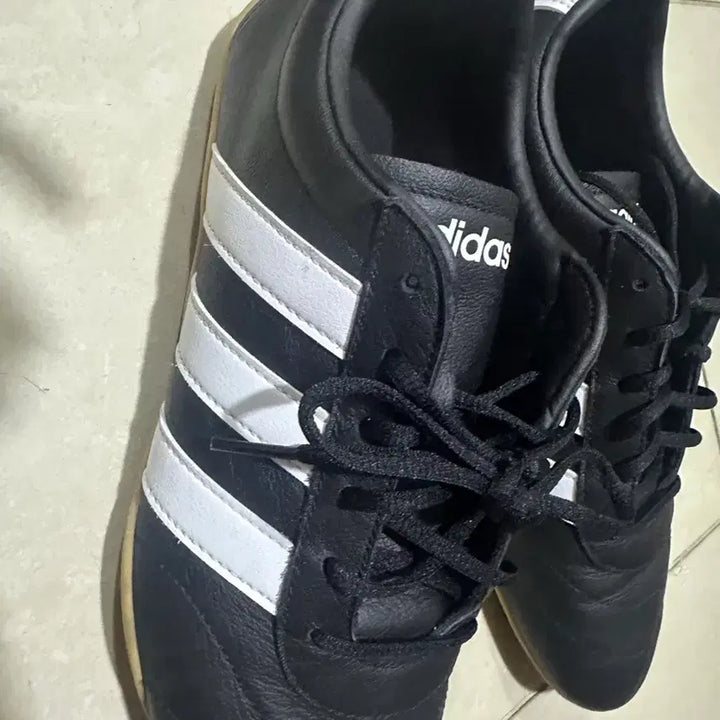 [BUNJANG] Adidas Black/White Sneakers / 아디다스 신발 급처