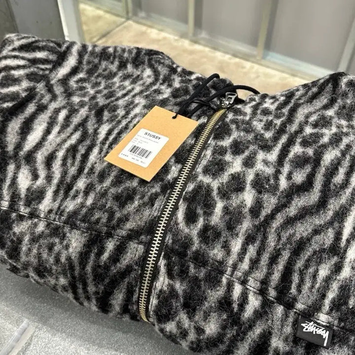 [BUNJANG] Stussy Leopard Hooded Work Jacket / 스투시 레오파드 후드 워크 자켓