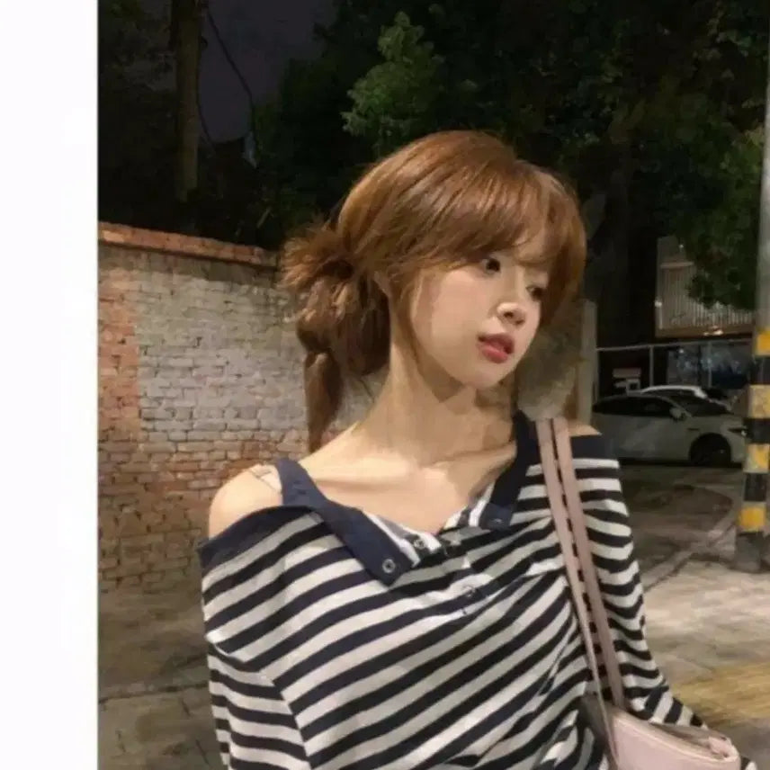 [BUNJANG] Off-Shoulder Sweatshirt / 오프숄더 맨투맨