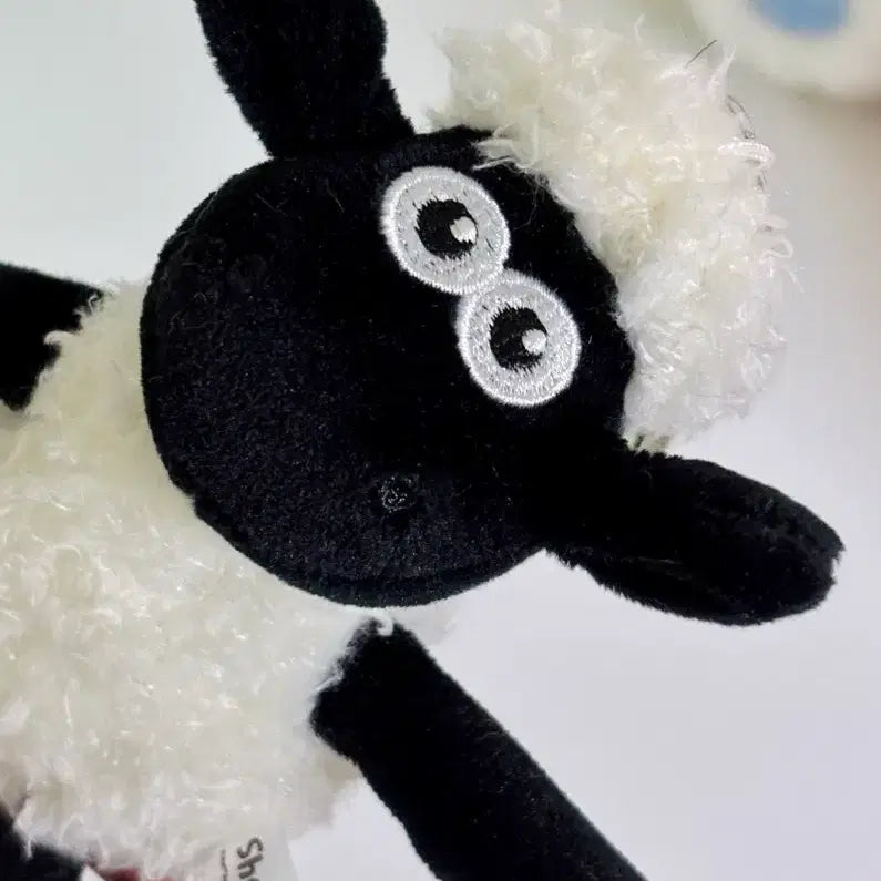 [BUNJANG] The Shaun the Sheep Plush Keychain / 숀더쉽 봉제인형 키링