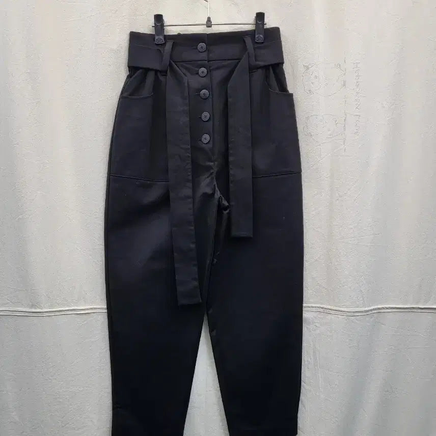 [BUNJANG] Maje Black High-Waist Belt Button Pants / maje 블랙 하이웨스트 벨트 버튼 팬츠