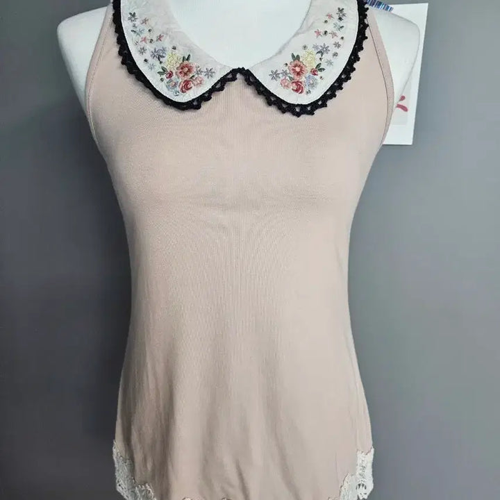 [BUNJANG] Olive des Olive Embroidered Collar Sleeveless Top / 올리브 데 올리브 자수 카라 나시 OLIVE des OLIVE