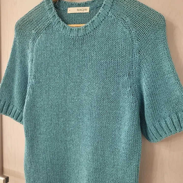 [BUNJANG] MAGJAY Half Sleeve Knit Green / 매력적인 그린 색상의 MAGJAY 하프 슬리브 니트