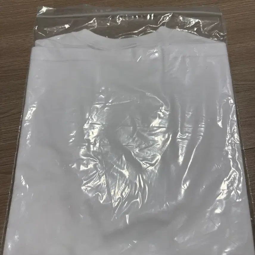 [BUNJANG] IAPP STUDIO Seoul T-Shirt White / 아이앱 스튜디오 서울 티셔츠 화이트