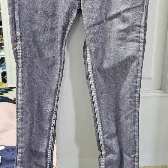 [BUNJANG] Grey Skinny Denim Pants / 회색 스키니 데님 팬츠