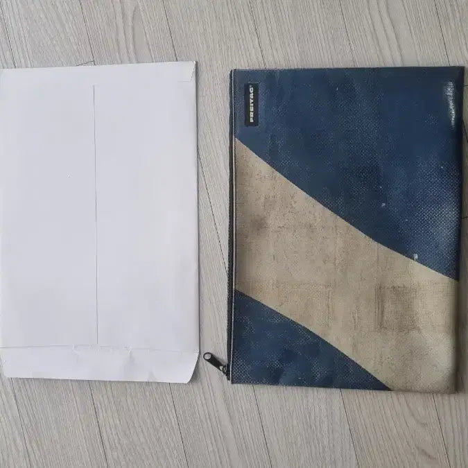 [BUNJANG] Freitag Dan Clutch / 프라이탁 블루 댄 클러치