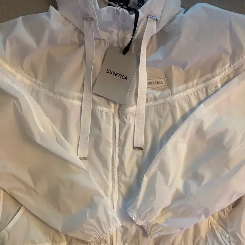 [BUNJANG] DUVETICA Marebe Lightweight Hooded Blouson Wind Jacket / 듀베티카 마레베 경량 후디 블루종 윈드자켓