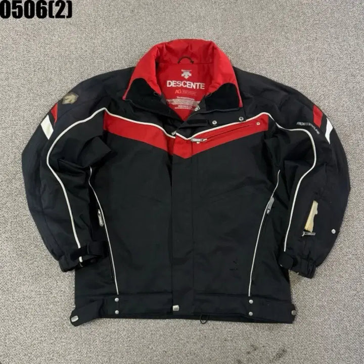[BUNJANG] Descente Windbreaker / 데상트 바람막이