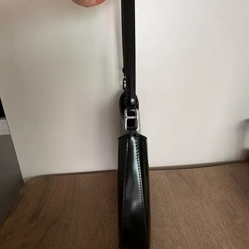 [BUNJANG] Cleobrid Hobo Bag / 클레오브러시드 호보백