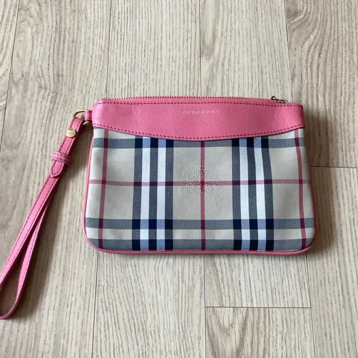 [BUNJANG] Burberry Check Clutch with Pink Wrist Strap / 버버리 체크 클러치 핑크 손목 스트랩