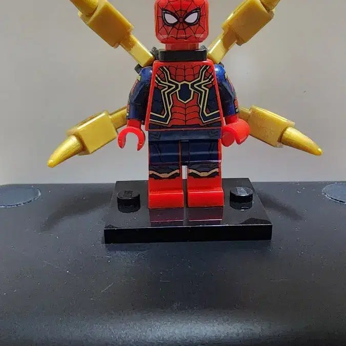 [BUNJANG] LEGO Iron Spider Minifigure (76108) / 레고 정품 아이언 스파이더 미니피겨 (76108)