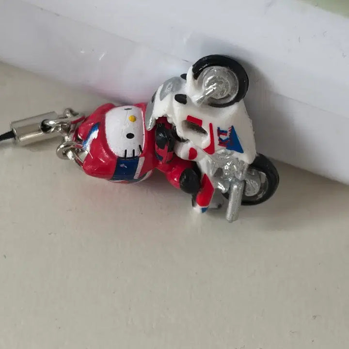 [BUNJANG] Hello Kitty Motorcycle Strap Keychain / 헬로키티 오토바이 스트랩 키링