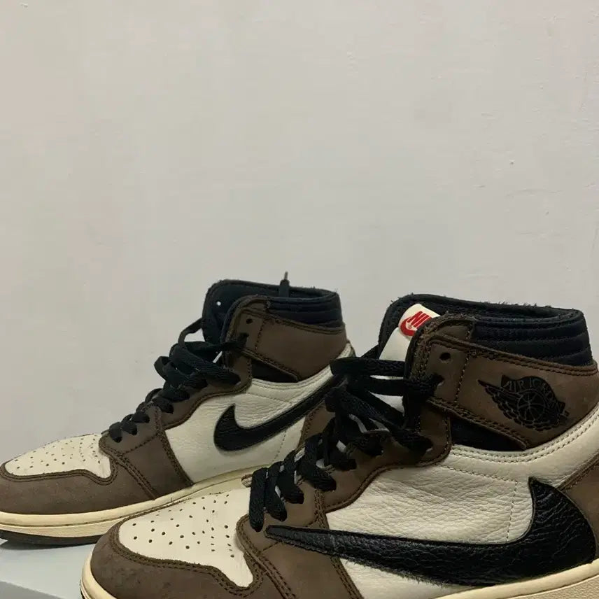 [BUNJANG] Nike Air Jordan 1 Travis Scott Mocha / 나이키 에어 조던1 스캇 모카 260