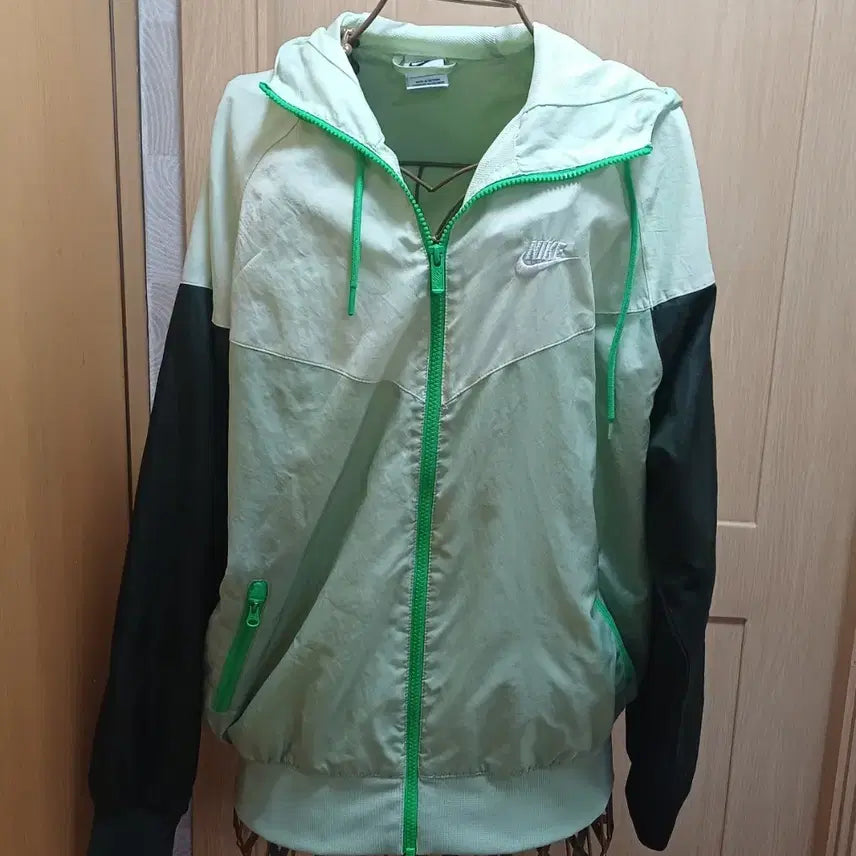 [BUNJANG] Nike Windrunner Hooded Zip-Up Windbreaker Jacket (M) / 나이키(NIKE) 윈드러너 후드 집업 바람막이 (M사이즈)