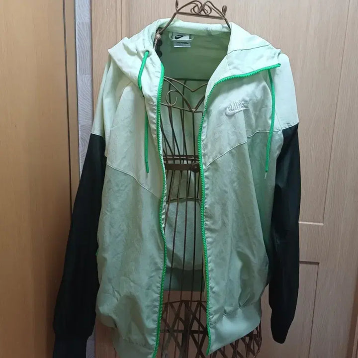 [BUNJANG] Nike Windrunner Hooded Zip-Up Windbreaker Jacket (M) / 나이키(NIKE) 윈드러너 후드 집업 바람막이 (M사이즈)