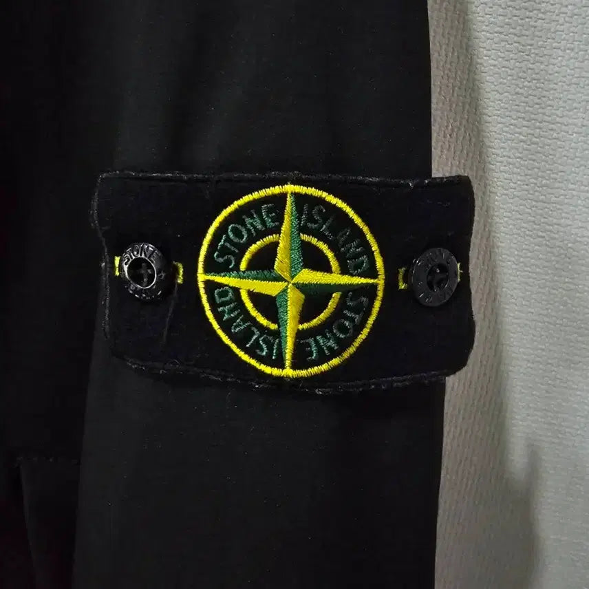 [BUNJANG] Stone Island Soft Shell Primaloft Hooded Jacket - Size S / 정품 스톤아일랜드 소프트쉘 프리마로프트 후드 자켓 90/S