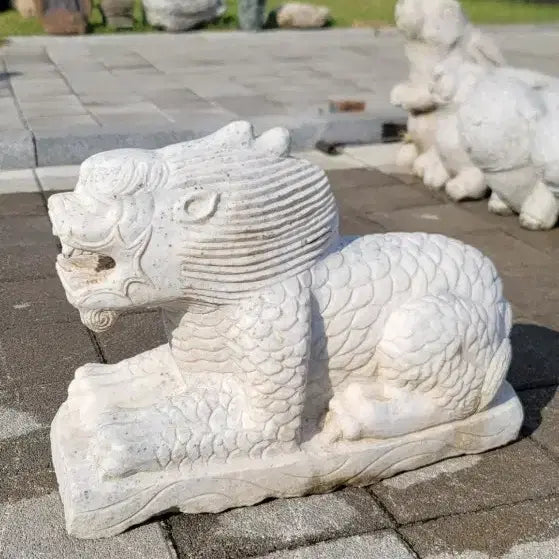 [BUNJANG] White Jade Stone Yongkirin Statue - Large Gate Guardian / 백옥석.용기린(대문지킴이)조경석물