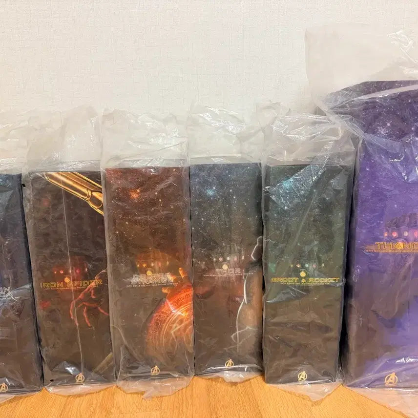 [BUNJANG] Hot Toys Infinity War Thanos Figure / 핫토이 인피니티워 타노스