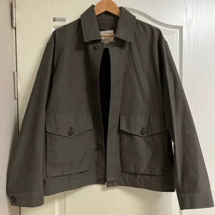 [BUNJANG] Jiyeuk Work Jacket Khaki M / 지이크 워크 자켓 M 카키색