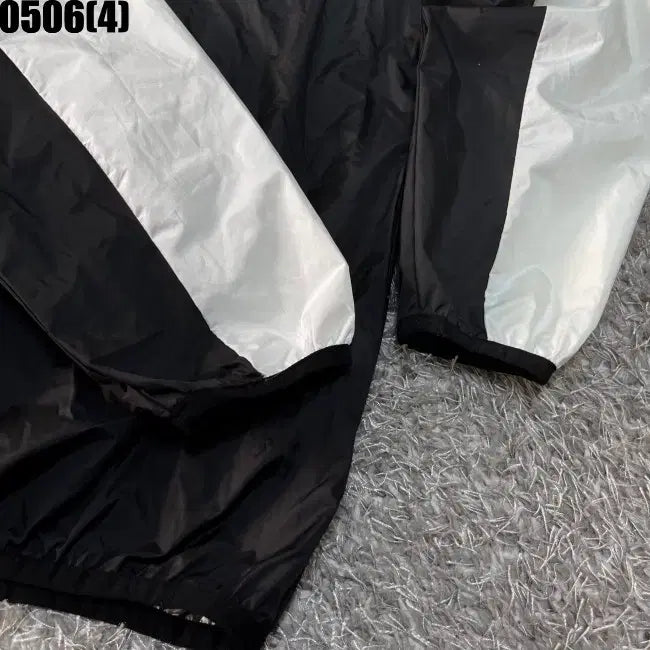 [BUNJANG] L KEEFIT Black/White Windbreaker Jacket / L KEEFIT 블랙/화이트 바람막이 자켓 0506(4)