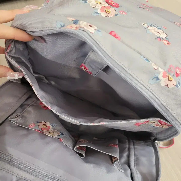 [BUNJANG] Cath Kidston Flower Pattern Backpack / 캐스 키드슨 플라워 백팩 가방
