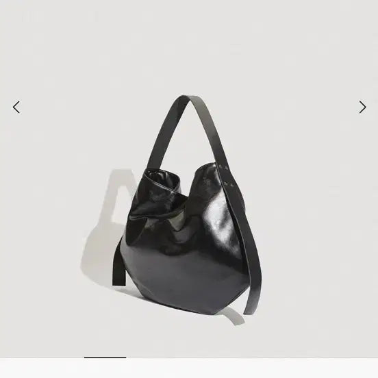 [BUNJANG] Le Fere Strap Shoulder Bag Black / 르페이스 스트랩 숄더백 블랙