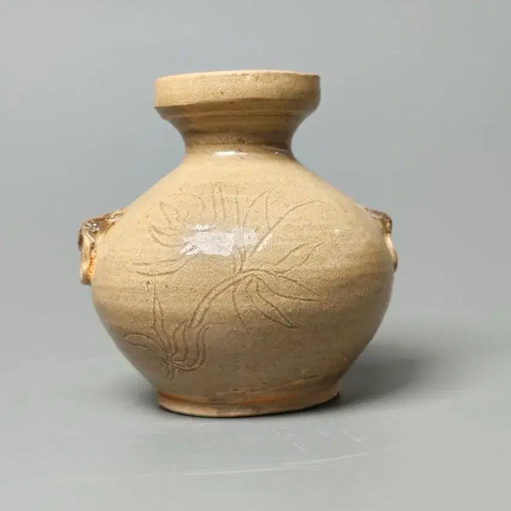 [BUNJANG] Northern Song Dynasty Yue Ware Celadon Carved Lotus Scroll Motif Kylin-shaped Jar (Authentic) / [진품] 북송 월요 청자 이계호 출토품 중국도자기 골동품 고미술품 수집품