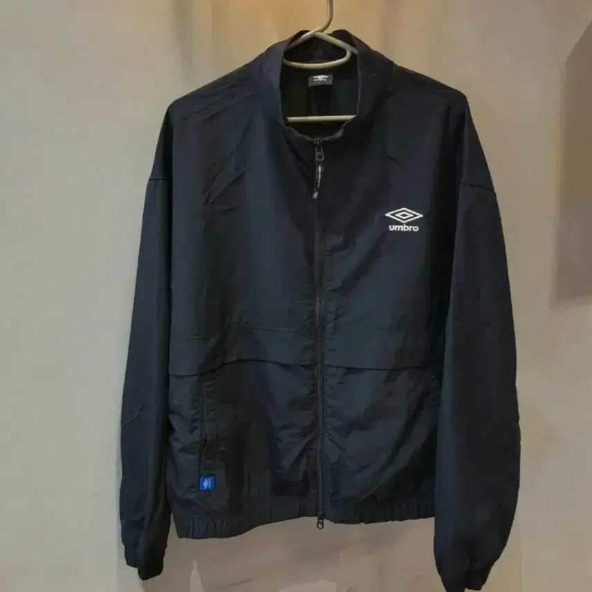 [SOLD OUT] 여성)엄브로 클래식 바람막이점퍼(90)