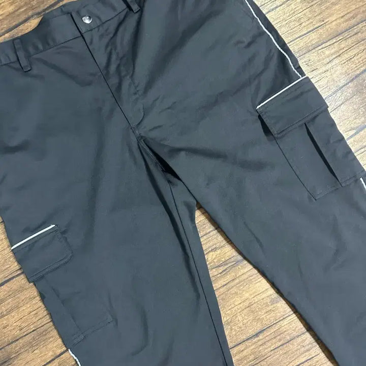 [BUNJANG] Gorpcore Reflective Cargo Pants (Size 34) / 고프코어 리플렉티브 카고팬츠 34사이즈