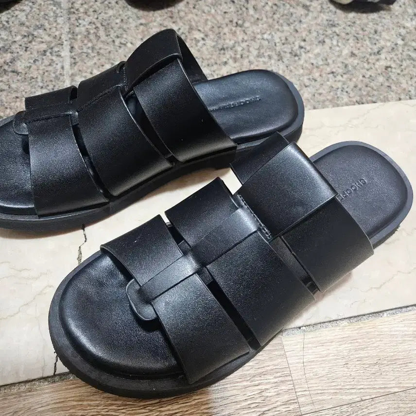 [BUNJANG] Shoe Brand Black Slippers Size 270 / 슬리퍼 블랙