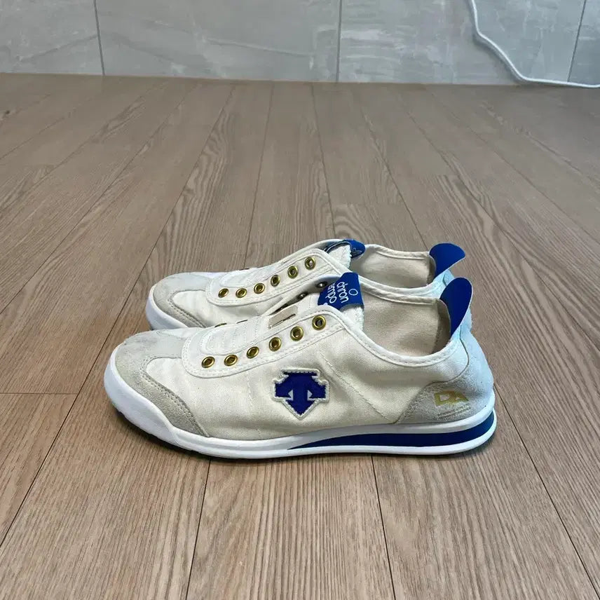 [BUNJANG] Descente Kron Tempo Sneakers Ivory / 데상트 크론 템포 스니커즈 230mm