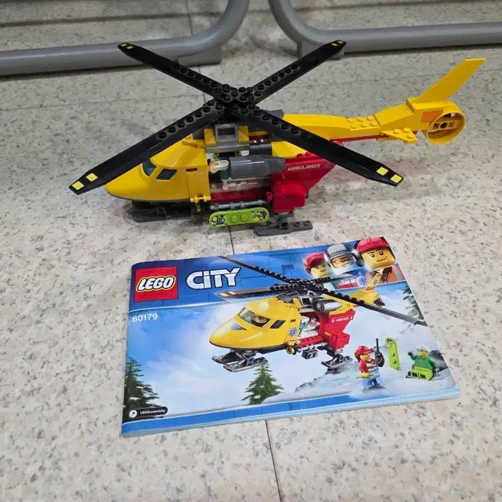 [BUNJANG] LEGO City 60179 Ambulance Helicopter / 레고 시티 60179 구급 헬리콥터