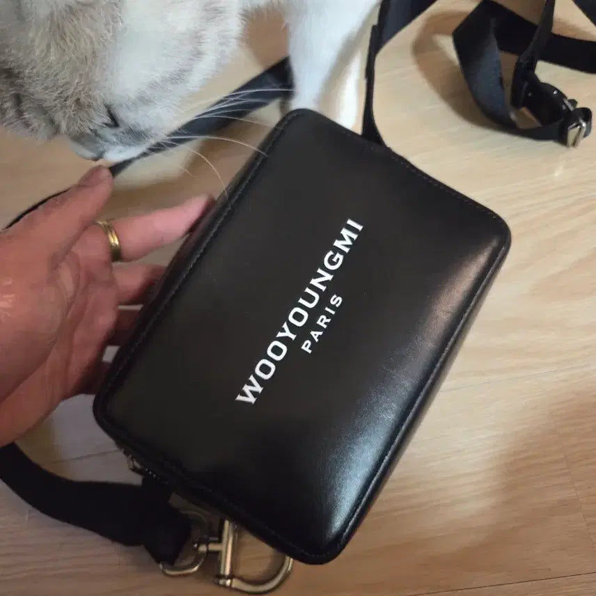 [BUNJANG] Wooyoungmi Square Mini Crossbody Bag Black / 우영미 스퀘어 미니 크로스백 블랙