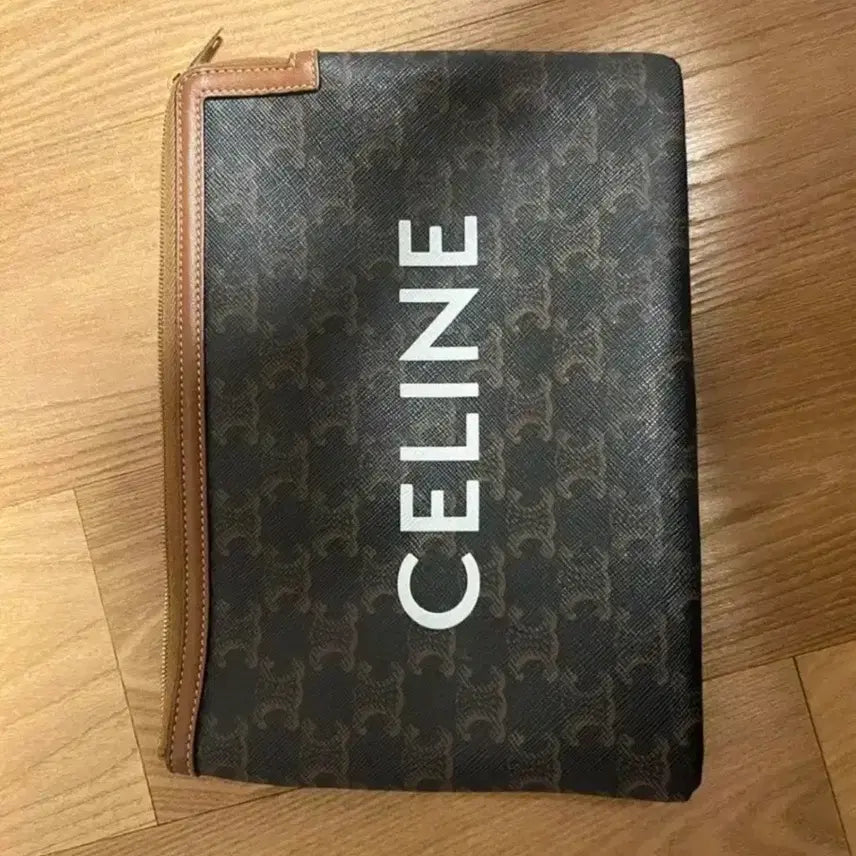 [BUNJANG] Celine Triomphe Canvas &amp; Lambskin Clutch Bag / 셀린느 트리옹프 클러치백
