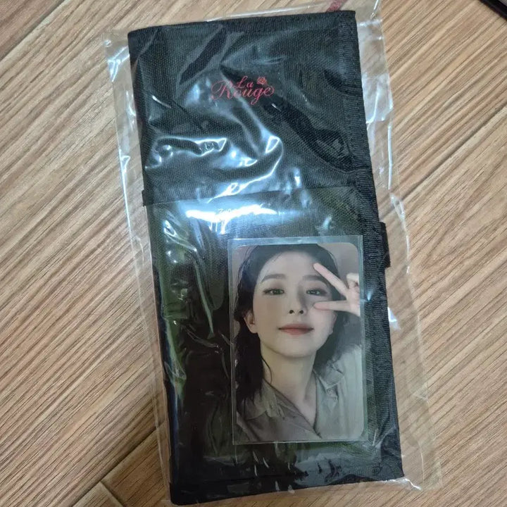 [BUNJANG] Red Velvet La Rouge Photocard Set (Seulgi, Wendy, Yeri) / 수수료포함)레드벨벳 라루즈 포카 판매, 슬기, 웬디, 예리