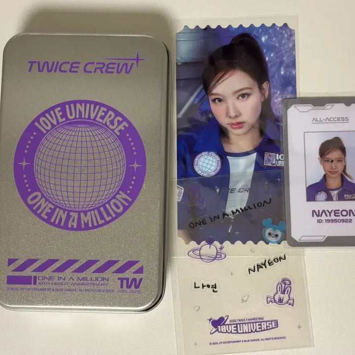 [BUNJANG] Twice Nayeon 10th Anniversary Tin Case Goods / 트와이스 나연 10주년 틴케이스 굿즈