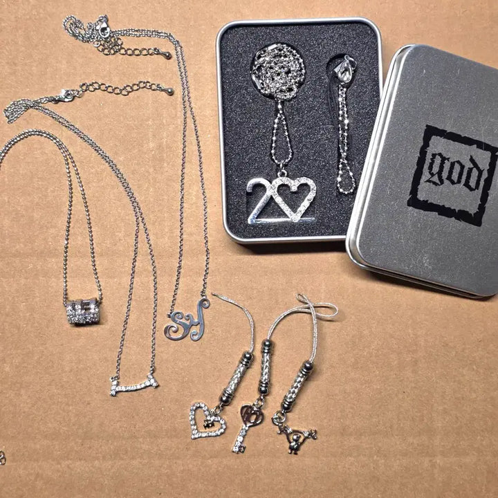 [BUNJANG] god Son Ho Young x Asha Collaboration Limited Edition Necklace and Phone Strap Set / god 지오디 손호영 제작 주얼리(아샤) 목걸이, 핸드폰줄 일괄