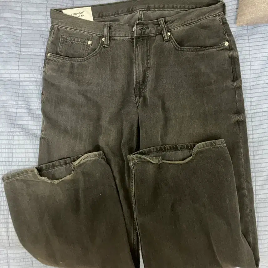 [BUNJANG] H&amp;M Loose Straight Black Denim Jeans / (36) h&amp;m 루즈 스트레이트 흑청 블랙데님