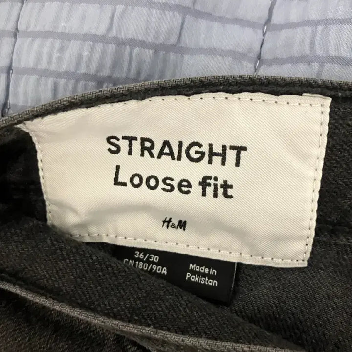 [BUNJANG] H&amp;M Loose Straight Black Denim Jeans / (36) h&amp;m 루즈 스트레이트 흑청 블랙데님