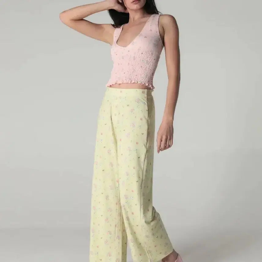 [BUNJANG] Glowny Twill Flare Pants Lime Bouquet / 글로니 트윌 플레어 팬츠 라임부케 바지