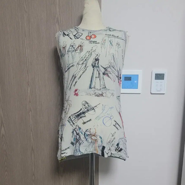 [BUNJANG] Dolce &amp; Gabbana Patterned Camisole Top Size S / 돌체앤가바나  패턴 나시 티  S  세탁완료