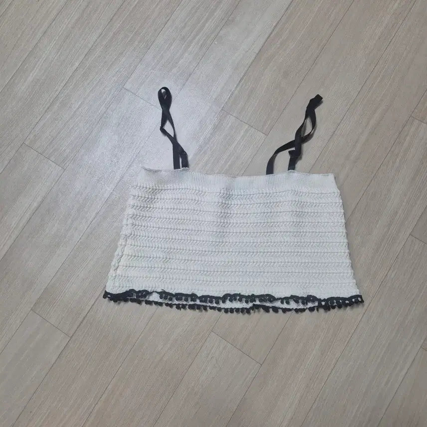 [BUNJANG] Miu Miu White Bra Knit Top / 미우미우 어깨큰 화이트 브라니트 탑