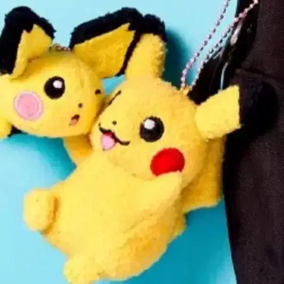 [BUNJANG] Pikachu "Chalsak" Magnetic Mascot Doll / 새상품)성수 피카츄 찰싹자석 마스코트 인형 판매