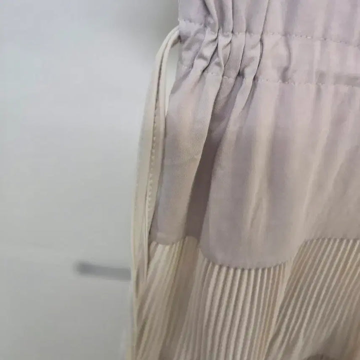 [BUNJANG] Ivory Pleated Tiered Dress Short Sleeve / 아이보리 플리츠 캉캉 원피스 반팔