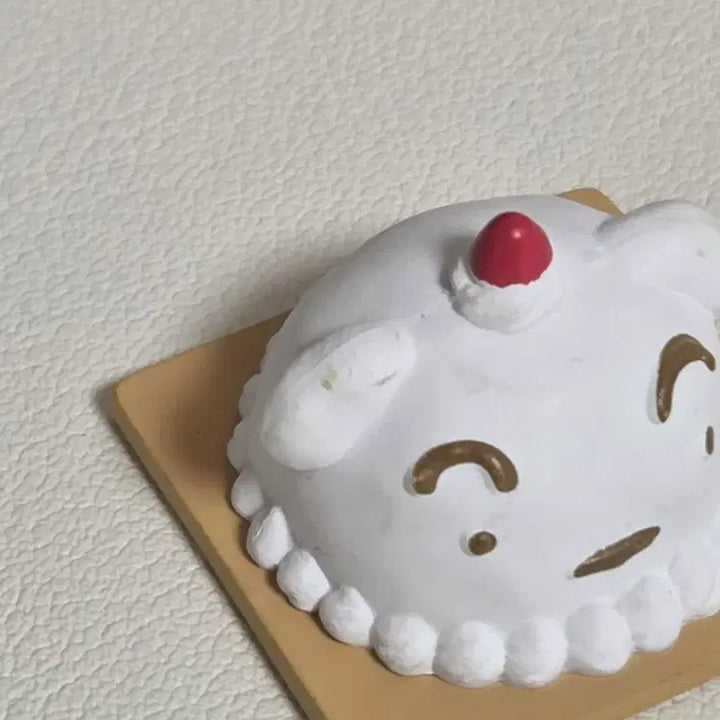 [BUNJANG] White Dog (Shiro) Cake, Coffee Cup, and Fork Figure Gacha Bundle Set / 흰둥이 케이크,커피잔, 포크 피규어 가챠 일괄