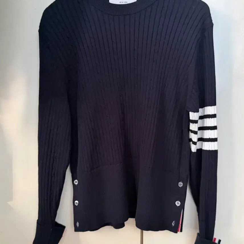 [BUNJANG] Thom Browne Baby Cable Rib Cotton Diagonal Crewneck Pullover Navy Knit / 톰브라운 베이비 케이블 립 코튼 사선 크루넥 풀오버 네이비 니트