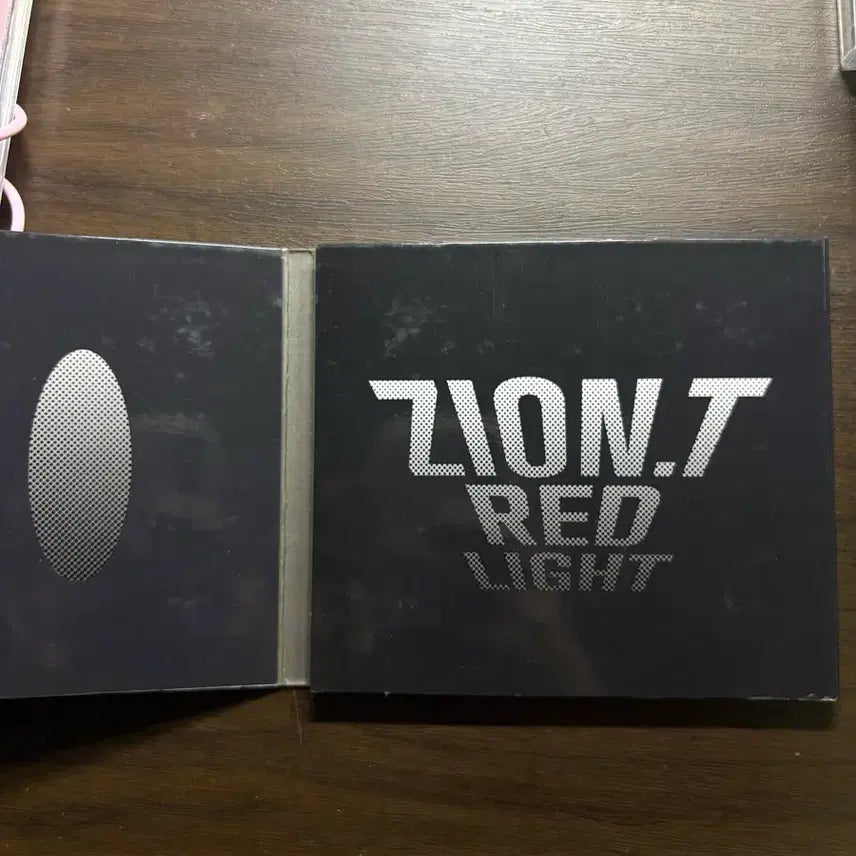 [BUNJANG] Zion.T Red Light Album (Unsealed) / 자이언티 앨범